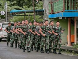 Prajurit Satgas Pamtas Yonarmed 11 Kostrad Lari Bersenjata 5 KM